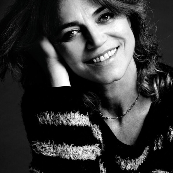 Nora Suardi Photo Retoucher